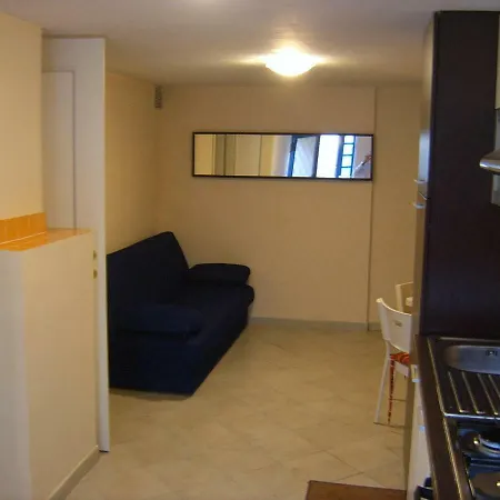 Casa Delfina أسشيا